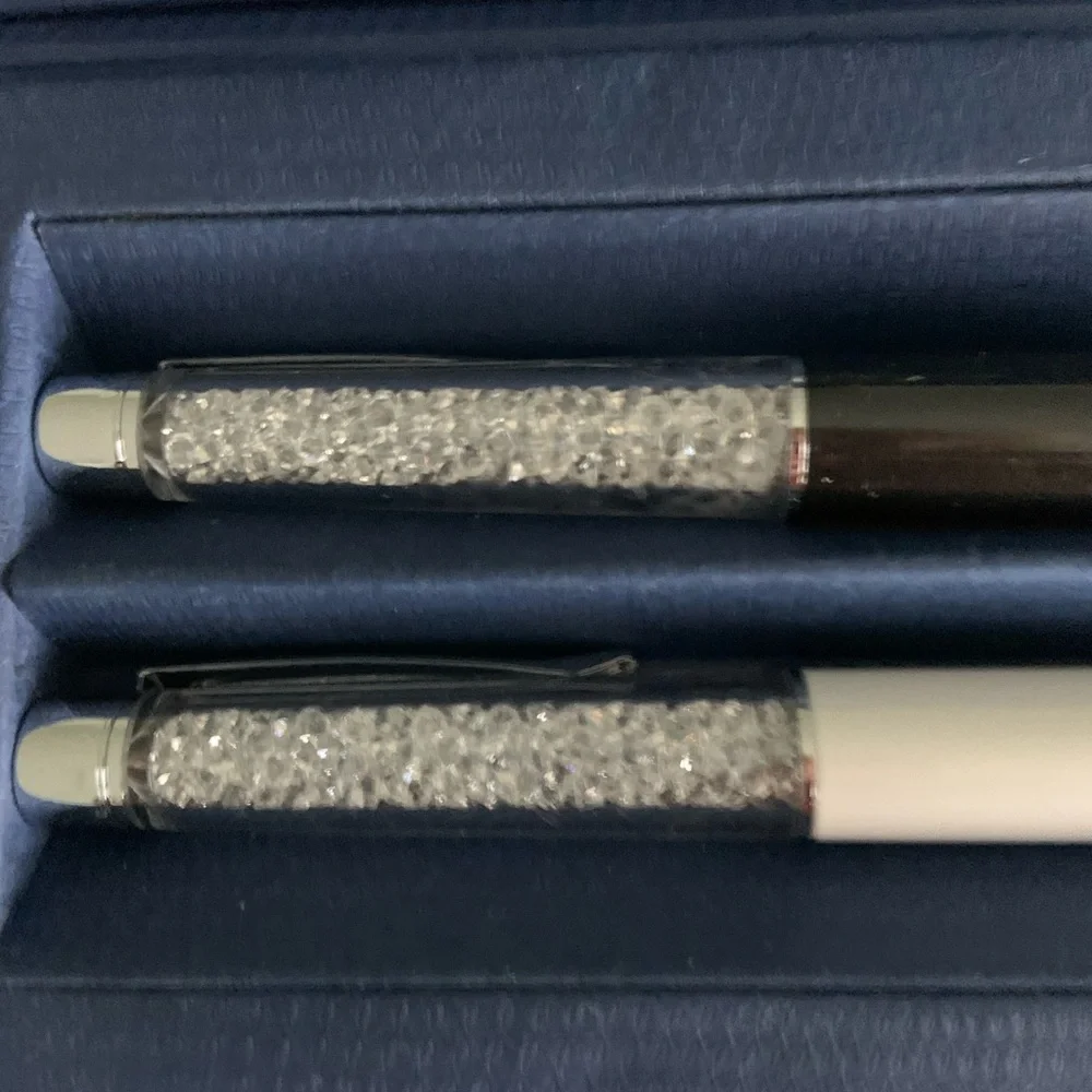 New in Box Swarovski Bling Black & Blue Pen Set - Picture 3 of 3